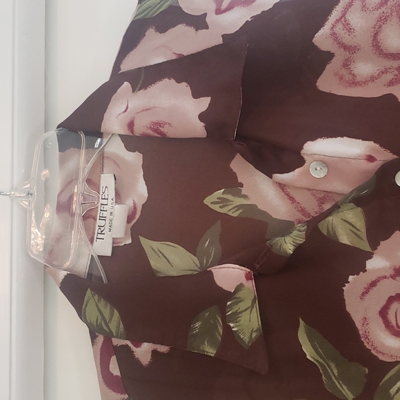 Truffles Chocolate and Roses Sheer Button Down Sleeveless Top - Picture 2 of 4